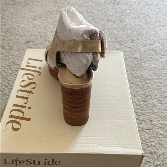 Life Stride Women's Metallic Gold Block Heels - Picture 4 of 6